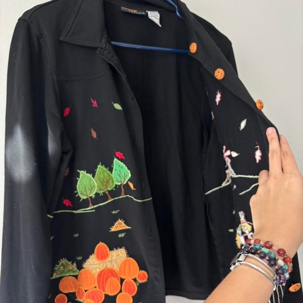 Vintage Grunge Black Embroidered Scarecrow Retro Pumpkin Fall Shirt - Medium - Picture 8 of 8